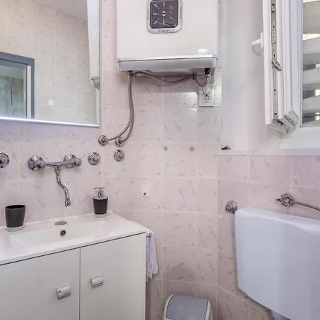 Stunning In With Kitchen Apartman