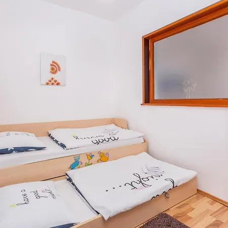 Apartman Stunning In With Kitchen *