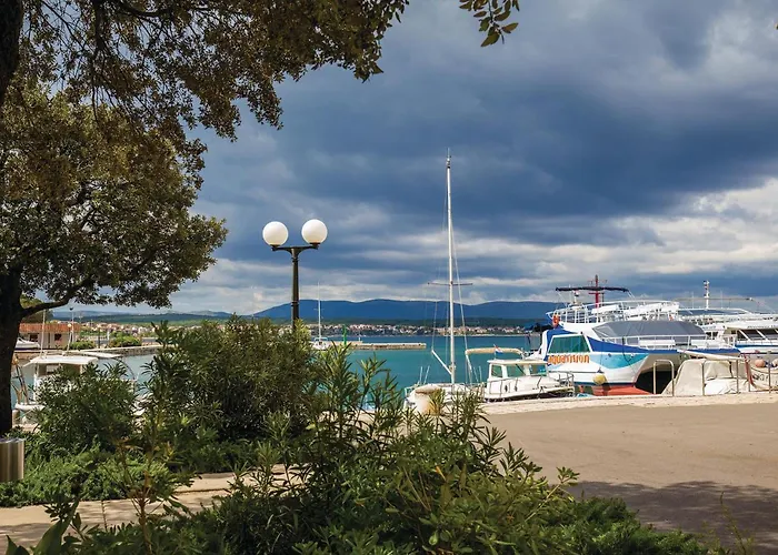2 Bedroom Amazing In Apartamento Malinska