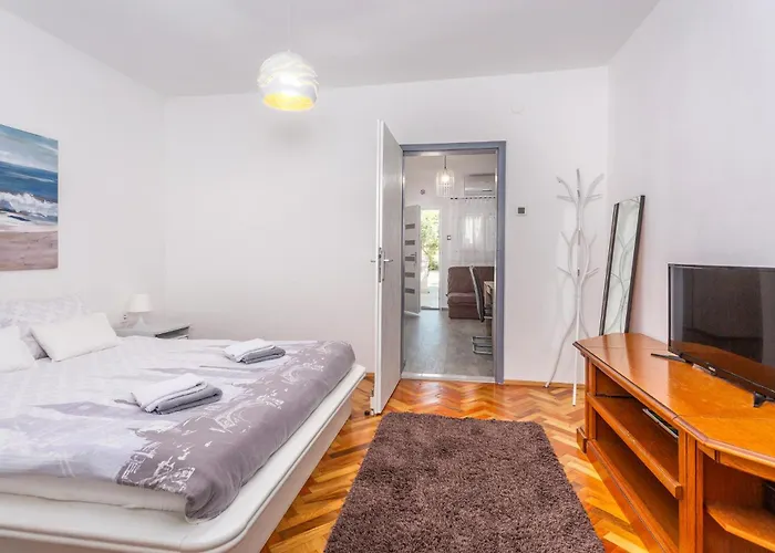 Apartamento 2 Bedroom Amazing In *