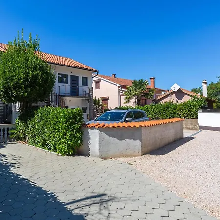 Stunning In With Kitchen * Malinska