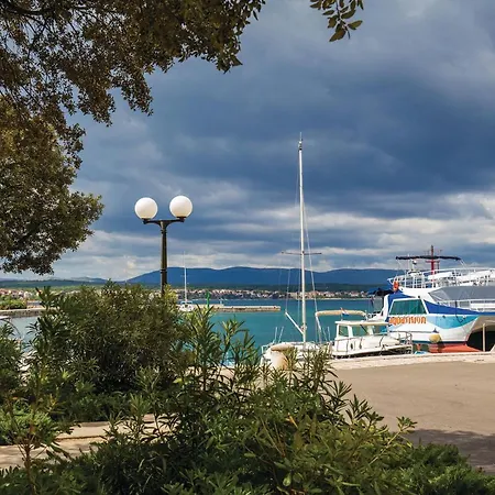 2 Bedroom Amazing In Appartamento Malinska