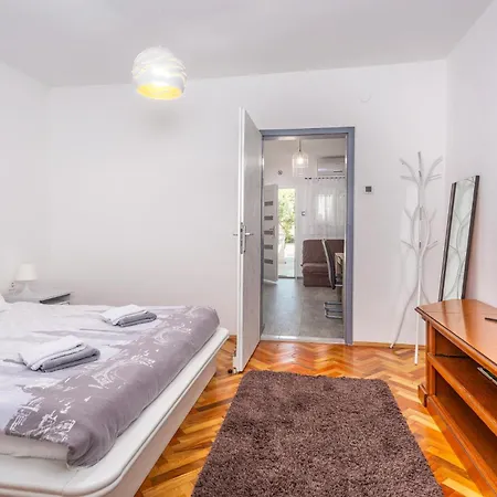 Apartment Stunning In With Kitchen *