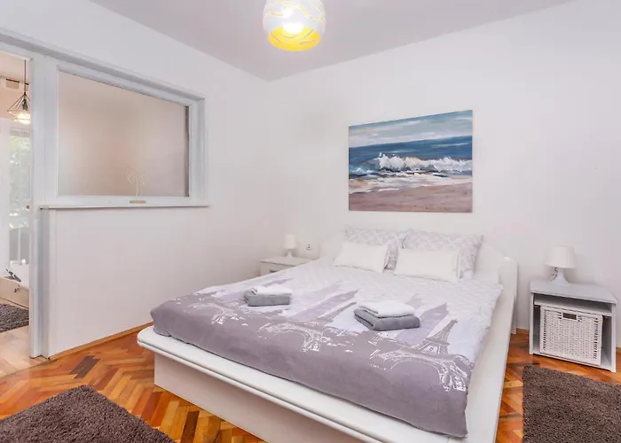 2 Bedroom Amazing In Apartman *